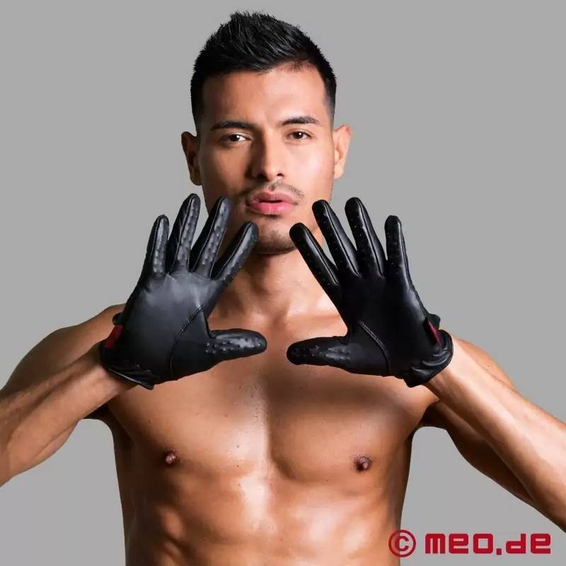 TORMENT TOUCH™ – Gants en cuir avec pointes Dr. Sado TORMENT TOUCH™ – Gants en cuir avec pointes Dr. Sado
