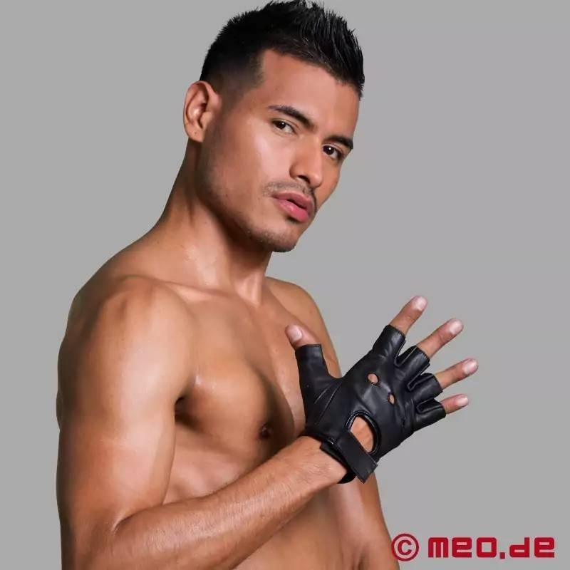 Gants demi-doigts Dominator™ de Dr. Sado™ en cuir nappa Gants demi-doigts Dominator™ de Dr. Sado™ en cuir nappa