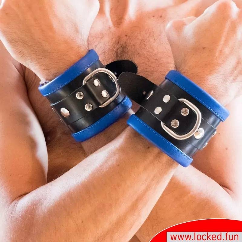 Menottes de bondage en cuir noir bleu