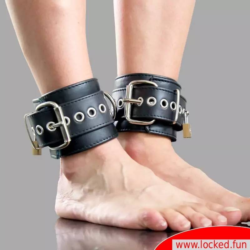Menottes chevilles en cuir - NEW YORK Menottes chevilles en cuir - NEW YORK