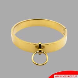 Collier de bondage doré, le O