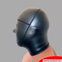 Cagoule en néoprène avec des orifices