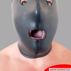 Cagoule en néoprène avec des orifices