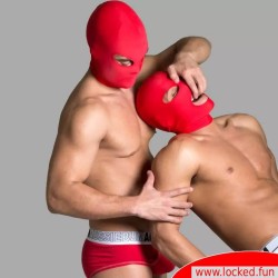 Cagoule en spandex – Orifices bucal et occulaires