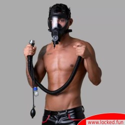 Masque à gaz BDSM - Contrôle de la respiration