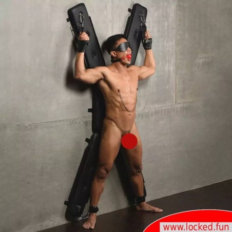 Croix BDSM pour fixation murale