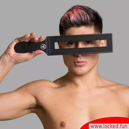 Pagaie en métal pour la fessée