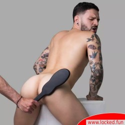 Paddle de spanking en bois - HURTME