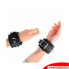Bracelets lourds doublés de fourrure noire