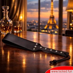 Slapper BDSM "RavenReign" - La combinaison parfaite de style et de puissance.