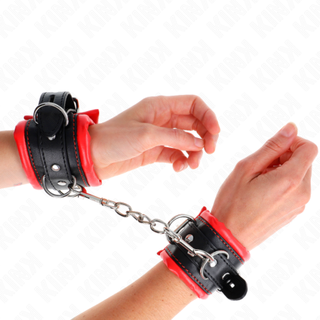 Bracelets lourds doublés de fourrure rouge